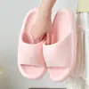 Pantuflas de suela gruesa para mujer con sensación de "caminar sobre heces", antideslizantes para baño y uso en el hogar, sandalias de verano para exteriores EVA para hombre