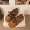 La nueva colección 2026 de Boken presenta bailarinas Mary Jane, perfectas para el otoño, combinadas con zapatillas de entrenamiento alemanas, creando un look moderno y versátil para vestidos de mujer.