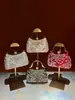 Nuevo bolso de mano exquisito con adornos de diamantes, bolso de noche de nicho, clutch de cadena bordado, bolso cruzado, bolso de mano para mujer