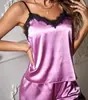 Lencería Sexy Estilo de Venta Caliente Europeo y Americano Camisola de Encaje con Escote Profundo Pantalones Cortos de Encaje Patchwork Conjunto Sexy de Ropa de Casa para Mujer