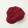 Gorra de pana de color liso estilo coreano para mujer, gorra de pico de pato de moda, versátil para otoño e invierno, gorra artística de artista, gorra octogonal retro británica