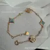 V dourado versão alta L família burro losango pulseira redonda quatro flores madrepérola branca madrepérola rosa fábrica de origem transmissão ao vivo pegar mercadorias