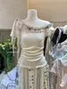 Camiseta de Renda Francesa Off-Shoulder de Manga Curta para Mulheres no Verão, Top Curto de Tricô Chique e Bonito
