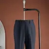 O terno masculino de duas peças com lapela entalhada é adequado para casamentos, festas, eventos de jantar, bailes de formatura e apresentações de palco.