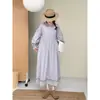 20206 Roupa de Primavera, Vestido Longo Bordado de Manga Longa em Estilo Artístico, Gola de Boneca Cintura com Cordão Emagrecedor Vestido Longo para Mulheres