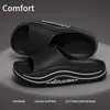 Pantuflas de verano para mujer para exteriores, sandalias antideslizantes de EVA para interior y hogar, pantuflas de baño silenciosas, sin olor y cómodas para caminar.