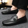 Mocassins casuais da moda estilo coreano para homens 2026 com solas macias, perfeitos para dirigir, estilo britânico, novos sapatos versáteis