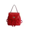 Mochila de Moda Feminina 2026 Novo Design de Nicho Estilo Chanel Bolsa de Corrente de Alta Qualidade Mochila Prateada com Bordado Matelassê