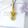 Colgante Pixiu con incrustaciones de diamantes del mismo estilo que Wei Xue para mujer, lujo ligero, trae fortuna, alta retención del color, colgante de arena dorada antigua al por mayor