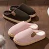 Chinelos de algodão simples e antiderrapantes para homens, novo estilo de inverno, quentes e forrados com fleece para uso interno, adequados para grávidas e idosos, chinelos de pelúcia para mulheres