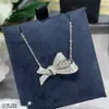 Collar Mariposa Graf Garden V Oro Versión de Alta Gama Flor Fantasma Femenino Lujo Ligero Flor Completa Diamante Cadena Clavícula