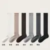 Calcetines slouch de lana marrón Maillard para mujer, calcetines hasta la pantorrilla, otoño e invierno, calcetines blancos con volantes hasta la pantorrilla con zapatos Birkenstock