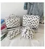 Bolsa de Cosméticos Acolchada de Gran Capacidad Floral de Cuatro Piezas Almacenamiento Portátil Forro Estuche para Lápices de Algodón Cierre de Cordón Set de Viaje de Cuatro Piezas