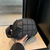 Bolsa de Peito Xadrez Macio Casual Nicho Transversal 2024 Nova Moda Versátil Casual Simples Alça Larga na Ombro Bolsa Pequena
