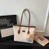 Bolsa de Ombro Única Feminina de Grande Capacidade com Textura, Nova Coleção Primavera Verão 2024, Casual Estampada, Bolsa Tote Tendência Estilosa para o Dia a Dia