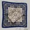 Pañuelo cuadrado estampado de leopardo bufanda coreana femenina de seda versátil pañuelo para el pelo bufanda retro flor de anacardo pañuelo cuadrado pequeño venta al por mayor