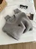 Tricô Pulôver Macio e Grosso Bordado de Urso para Mulheres Estilo Coreano Solto Tricô de Manga Longa Outono e Inverno Roupa de Baixo Quente