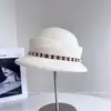 Estilo de Celebridad Diseño Irregular Lana Sombrero de Pescador para Mujer Invierno Perla Decorada Temperamento Sombrero Cubo Elegante Cálido Sombrero de Copa