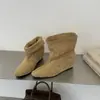 Botas de moda estilo coreano com camurça para aumentar a altura para mulheres 2026, botas de cano curto para primavera e outono, bico redondo, uso bidirecional, sem cadarço
