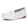 Nuevos zapatos de enfermera para mujer con suelas suaves, transpirables, resistentes a los olores, de suela plana, zapatos médicos blancos antideslizantes de otoño, venta directa de fábrica