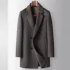Abrigo de doble botonadura de longitud media para hombre para otoño e invierno con forro de plumón de ganso blanco extraíble, adecuado para profesionales de negocios jóvenes y de mediana edad, cálido abrigo de lana