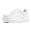 Zapatos Blancos de la Fuerza Aérea de Gama Alta de 6 cm de Zhao Lusi para Mujer 2024 Nuevos Tenis Versátiles Casuales de Campus para Mujer con Suela Gruesa