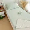 Conjunto de Roupa de Cama Novo de Verão Pele de Gelo Pequeno Três Peças Pessoa Solteira Dormitório Estudantil Tapete de Cama Verão Lavável à Máquina Ar Condicionado Tapete Macio
