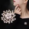 Broche Elegante de Perlas y Mariposas Estilo Coreano para Mujer, Broche Versátil de Pedrería, Pin Creativo Anti-Exposición, Fábrica de Accesorios para Trajes