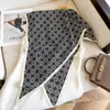 Pañuelo de Cabeza Retro Hot Girl para Mujer, Bufanda Triangular de Moda Primavera y Verano, Bufanda Decorativa Versátil de Seda Artificial, Pañuelo para el Cuello, Tendencia de Top Tubo