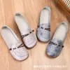 Zapatos de Tela Estilo Nuevo 2025 Old Beijing para Mujeres de Mediana Edad y Mayores, Cómodos y No Cansan, Zapatos Bordados, Zapatos de Mamá para Primavera y Otoño, Zapatos Casuales