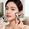 Nuevo pincel para base de maquillaje de media luna ultradelgado adaptable no absorbe el polvo cola de pez biselado cabeza plana corrector de mascarilla base líquida pincel de maquillaje