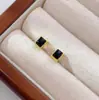 Aretes de Ágata Negra para Mujer Plata 925 Pequeños y Exquisitos Cuadrados Negros Aretes Metafísicos