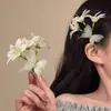 Dez Milhas de Tranquilidade~ Grampo de Cabelo Flor Borboleta Gentil e Feérico para Mulheres, Acessório de Cabelo Doce com Atmosfera de Primavera, Estilo Floresta, Vibrante e Delicado