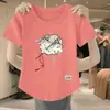 Ropa de mujer de diseñador con sobrestock de comercio exterior transfronterizo, camiseta de manga corta con cuello redondo y hombro normal, estilo dulce y picante ajustado, top adelgazante