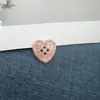 Colorido Fofo Estampa Xadrez Coração Engrenagem Maçã Fivela de Quatro Olhos Acessórios de Roupa Joias DIY Fivela Decorativa Costurada à Mão