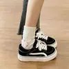 Zapatillas negras de suela gruesa para mujer, nueva colección primavera/otoño 2026, estilo coreano, únicas y poco comunes, zapatillas blancas, mocasines casuales para estudiantes