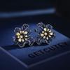 Pendientes elegantes con circonitas de lujo, de estilo nuevo y ligero, con aguja de plata s925, para mujer, de color retro de alta calidad, con forma de flor tridimensional.