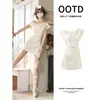 Vestido Branco Off-Shoulder com Cintura Marcada para Mulheres, Perfeito para o Verão, Valoriza Figuras Baixas, Saia Curta, Roupa de Verão, Estilo Old Money