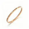 Venta Caliente Transfronteriza Estilo Coreano Simple Moda Pulsera de Acero de Titanio con Números Romanos Familia T Pulsera Popular para Mujer Joyería Versátil Mayoreo