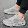 Novos tênis atléticos e casuais masculinos da moda para primavera e verão, com biqueira larga, malha respirável e sola grossa, adequados para atividades ao ar livre e corrida.