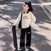 Conjunto de Pantalones Casuales con Parches a Cuadros y Sudadera con Bordado de Conejo Estilo Academia Dulce Lindo para Niñas de Edad Media y Grandes, Primavera y Otoño, Moderno