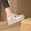 Zapatillas Deportivas Casuales Versátiles de Cuero Suave de Moda Más Vendidas Primavera Suela Gruesa Aumentadoras de Altura 2026 Nuevas para Mujer