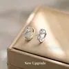 Aretes de moño en oro rosa, aretes pequeños y exquisitos, tachuelas únicas de nicho para mujer de verano, nuevos accesorios para orejas de moda 2026