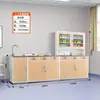 Gabinete Médico Occidental con Lavabo, Mesa Dispensadora y Gabinete para Medicamentos con Acabado de Madera Impresa por Transferencia para Clínicas y Consultorios Médicos Escolares
