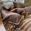 Estilo Fresco de Invierno Conejo de Felpa Leche Polar Juego de Cuatro Piezas Sábana de Franela Coral Funda de Edredón Engrosada Colcha Ropa de Cama 3