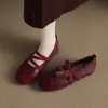 Sapatos Birkenstock Mary Jane vermelhos retrô de sola reta para mulheres, primavera e outono de 2026, adequados para combinar com saias, sapatos de dança de salão