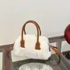 Bolsos Peludos Nicho de Otoño e Invierno para Mujer 2025 Nueva Moda Bolso Cruzado Versátil Bolso de Mano Bolso Peludo