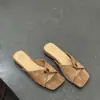 Primer Encuentro Jifang Toupo Gen Liangshi Zapatos Mujer Verano 2026 Nuevo Estilo Ropa Exterior Slip-on Tacón Medio Punta Abierta Sandalias Planas