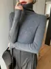 Camisa básica de gola alta feminina de alta costura pronta para usar, novo estilo primavera e outono, versátil para o trabalho, sem costura, justa, top estilo francês