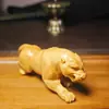 Pieza de Mano Tallada en Boj Tigre, Tigre del Zodiaco Tallado en Madera Maciza, Tigre Bajando de la Montaña, Pieza de Juguete Portátil
